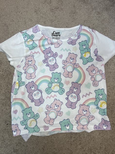 Care Bears Shirt, Twd Shifting, Fancy Sweater, Fashion Jeans Outfit, Alien Girl, Dream List, Ideal Wardrobe, Kawaii Stuff, Pastel Fashion