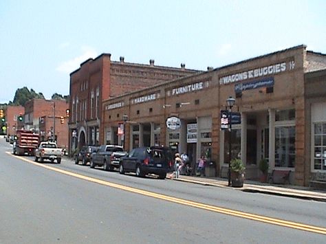 Waxhaw, NC : Historic Downtown Waxhaw, NC Waxhaw North Carolina, Historic Downtown, Travel Usa, Cool Places To Visit, North Carolina, Places To Visit, Things To Do, Street View, Favorite Places