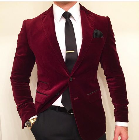 Fashion Glamour Style Luxury Burgundy Velvet Blazer, Gentleman Mode, Terno Slim Fit, Red Velvet Jacket, Blazer Wedding, Burgundy Blazer, Slim Fit Blazer, Burgundy Suit, Velvet Suit