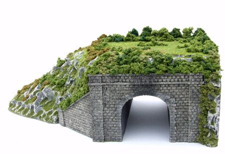 How to Build a Tunnel with Scenery for a Model Train Layout… Train Ho, Train Tunnel, Model Train Table, Model Train Accessories, Ho Model Trains, Train Table, Train Miniature, Ho Scale Trains, Model Train Sets