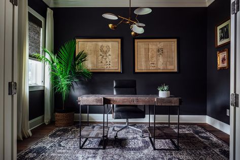 Modern home office design with black walls, brass light fixture and antique art. #homeofficeinspo #officedesign #homeoffice Home Office Ideas Dark Walls, Black Walls Office, Black Tile Bathrooms, Bold Bedroom, Transitional Interior Design, Florida Interior Design, Home Office Modern, Modern Home Offices, Black Accent Walls