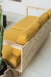 DIY Sofa Diy Bank, Studio Sofa, Diy Hanging Shelves, Diy Couch, Diy Holz, Diy Sofa, Wooden Sofa, Diy Furniture Couch, Decor Guide