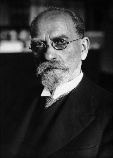 Edmund Husserl Emile Durkheim, Famous Philosophers, Martin Heidegger, Free Thinker, Book Writer, Body On, Vintage Portraits, Philosophers, Halle