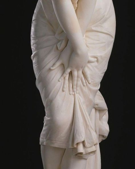 Greek Statues Aesthetic, Anatomy Sculpture, Classic Sculpture, Greek Statues, Rennaissance Art, Greek Sculpture, Greek Art, Marble Sculpture, Ethereal Art