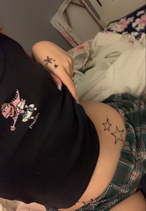 #startattoo Stomach Star Tattoos, Star Tattoo On Waist, Cartoon Star Tattoo, Hip Star Tattoo, Star Thigh Tattoo, Waistband Tattoo, Star Tattoo On Hip, Star Tramp Stamp, Pelvis Tattoo