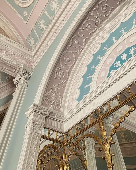 Sydney Ayers on Instagram: “Just look at that detail... Pretty sure that the library at @kenwood_house is one of Adam’s best schemes! ▫️ If you don’t agree, which room…” Ken Caryl Vista Wedgewood, Sydney Library Aesthetic, Royalcore Architecture, Baroque Architecture Aesthetic, Royal Staircase Aesthetic, Kenwood House, Marie Antoinette Aesthetic, English Houses, Neoclassical Interior