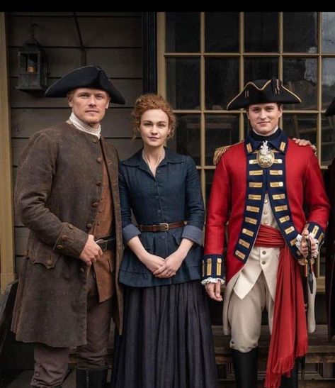 Jamie,Brianna and William Brianna Mackenzie, William Ransom, Outlander Style, Fraser Clan, Gabaldon Outlander, Je Suis Prest, James Fraser Outlander, Starz Tv Series, Jaime Fraser