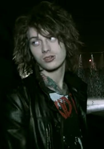 ben bruce-a prophecy Rockstar Boyfriend, Scene 2000s, Ben Bruce, Rock Band Logos, Men's Emo Style, Breaking Benjamin, Ryan Ross, Emo Music, Emo Guys