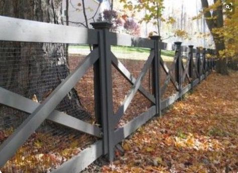 Do you need a fence that doesn't make you broke? Learn how to build a fence with this collection of 27 DIY cheap fence ideas. Cheap Fence, Garden Privacy, Farmhouse Landscaping, Diy Fence, Rail Fence, Front Yard Fence, Building A Fence, Farm Fence, Casa Exterior