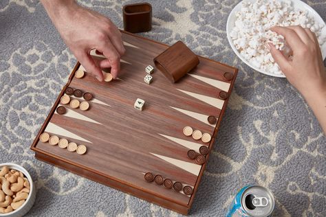 In this brief exploration of the five basic Backgammon strategies, you will learn how to use them when playing the game. Dice Table, Games For Two People, Board Games Diy, Game Diy, Backgammon Game, Checkers Game, Game Rules, Fun Card Games, Backgammon Board