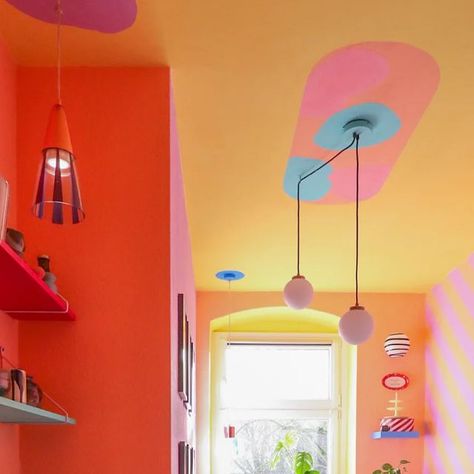 Colourful Conservatory Decor, Fun House Painting Ideas, Bright Mural, Colourful Ceiling, Colorful Stairs, Garage Art Studio, Colourful Room, Colourful Interiors, Yellow Ceiling