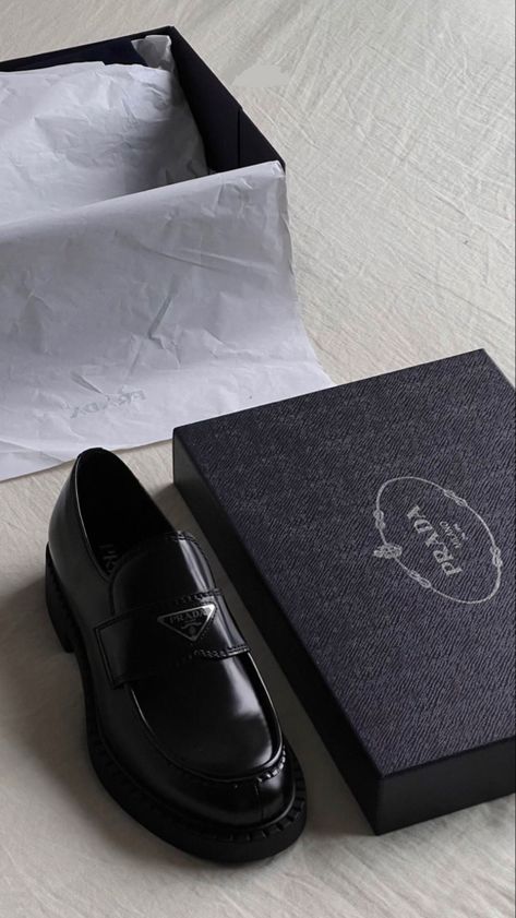 Prada Formal Shoes Men, Prada Aesthetic Men, Prada Loafers Men, Shoes For Men Stylish, Best Sneakers For Men, Casual Sneakers For Men, Prada Mens, Gents Shoes, Prada Loafers