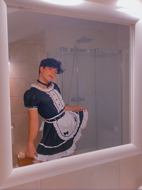 Men In Maid Outfit Drawing, Men In Maid Outfit, Guy In Maid Outfit, Fem Boy Outfits, Feminine Boys, Bobbies Shoes, Maid Outfit Anime, Boys Wearing Skirts, Boys In Skirts