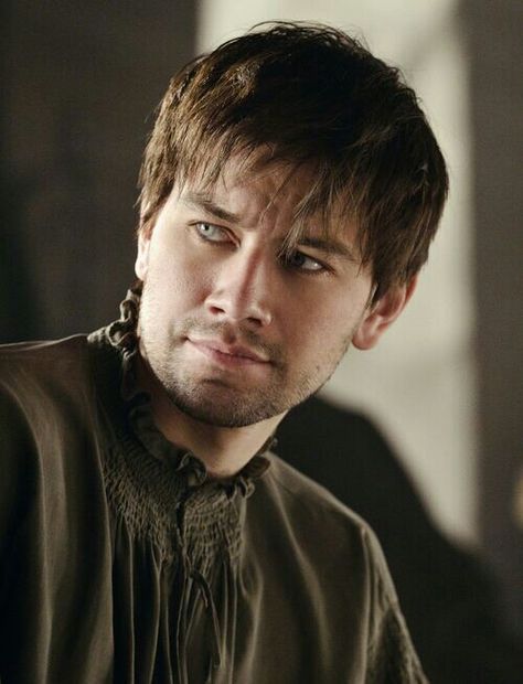 Handsome Bash..torrance coombs Reign Bash, Torrance Coombs, Period Drama Movies, Reign Tv Show, Reign Fashion, Science Fiction Novels, Prince Charming, Male Face, Drama Movies