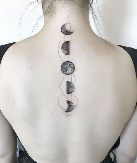 Discover the allure of Moon phase tattoos. We will explore the best designs and insights on choosing the ideal placement. Moon Phases Tattoo, Tattoos Infinity, Planet Tattoos, Neck Tattoos Women, Muster Tattoos, Moon Tattoo Designs, E Tattoo, Cover Up Tattoos, Dope Tattoos