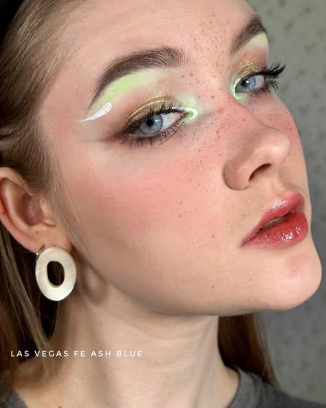 Green Blue Makeup, Blue Face Makeup, Las Vegas Makeup, Blue And Green Makeup Looks, Light Blue And Green Makeup Looks, Blue Green Eyeshadow, Green Editorial Makeup, Vegas Makeup, Blue Lower Lash Line Eyeshadow