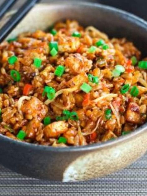 Tofu Fried Rice, Tofu Fried, Garlic Tofu, Fried Rice Recipe, Rice Recipe, Meal Replacement, In The Mood, Rice Recipes, The Mood