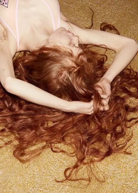 Laying On The Floor, Norwegian Fashion, Paper Collective, Gillian Flynn, Electric Daisy, Seeing Red, Yennefer Of Vengerberg, 사진 촬영 �포즈, Lily Evans