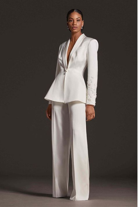 Women Wedding Suit, Wedding Blazers, Mock Dress, Women Suits Wedding, Stile Hijab, White Suit, Look Retro, Woman Suit Fashion, Long Sleeve Gown