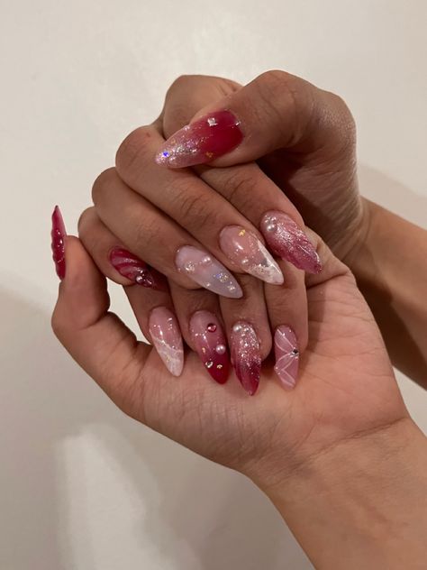 Pretty Nails Coffin Medium, Red Mermaid Nails, Colourful Nails Acrylic, Nail Trends Almond, Summer Nails Chrome, Nails Colourful, Nails French Manicure, Nails Metallic, Nails Sparkly