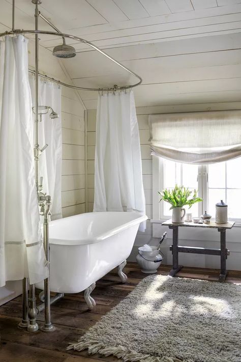 Small Bathroom With Clawfoot Tub, Clawfoot Tub And Shower, Bathroom With Clawfoot Tub, Clawfoot Tub Bathroom, French Country Bathroom, Tub Bathroom, Country Bathroom, Freestanding Tub, Small Bathroom Design