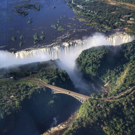 Mount Nyiragongo, Zimbabwe History, Africa Honeymoon, Victoria Falls Zimbabwe, Beauty Of Africa, World Clipart, Zambezi River, Breathtaking Nature, Serengeti National Park