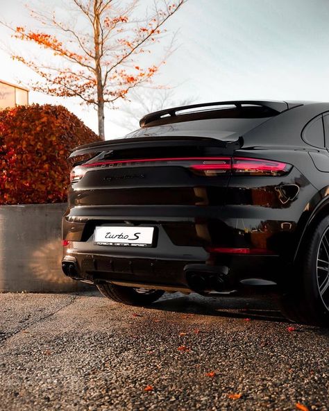 Blacked Out Porsche, Porche Car, Porsche Cayenne Coupe, Dodge Charger Hellcat, Black Porsche, Black Audi, Cayenne Turbo, Top Luxury Cars, Car Inspiration