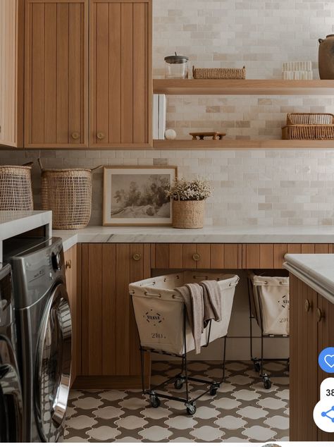 Tan Laundry Room, Cottagecore Laundry Room, Elegant Laundry Room, Functional Laundry Room, Country Laundry Rooms, Laundry Nook, Holiday Living Room, Dream Laundry Room, Laundry Room Renovation