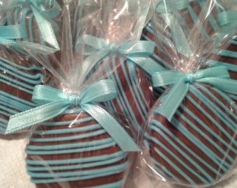 oreo wedding cake favors - Google Search Milk Chocolate Covered Oreos, Oreos Cookies, Tiffany Baby Showers, Blue Wedding Favors, Boy Baby Shower Ideas, Tiffany Blue Wedding, Baby Boy Shower Favors, Bridal Shower Cookies, Shower Desserts