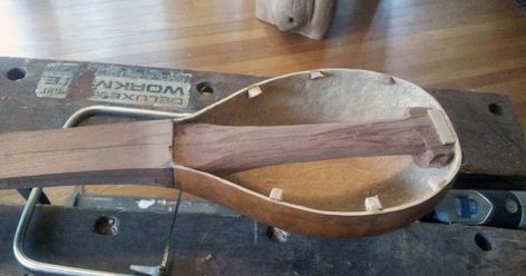 Diy Instrument, Violin Tuning, Gourds Diy, Ukulele Instrument, Wooden Roller Coaster, Homemade Instruments, Coping Saw, Ukulele Music, Diy Instruments