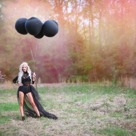 30 Photoshoot, Train Costume, 30th Birthday Outfit, Black Long Sleeve Bodysuit, 30th Birthday Ideas For Women, 30th Birthday Themes, Bday Shoot, Youth Photos, 30th Birthday Funny