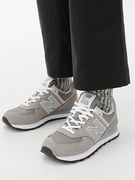 27 Wardrobe Staples for Women in Their 30s | Who What Wear UK 574 Outfit, New Balance 574 Grey, Nb Shoes, Balanced Beige, Simple Work Outfits, Grey New Balance, New Balance Outfit, All Black Fashion, Beige Outfit