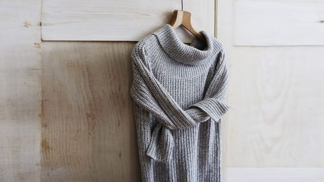 A snag in your favorite sweater doesn't have to mean a trip to the tailor―or the donation pile. In just two quick steps you can fix any knit. Watch this video. Fold A Sweater, Sweater Repair, Fold Sweaters, How To Fold Sweaters, Laundry Tips, Diy Aromatherapy, How To Fold, Amazing Life Hacks, Diy Repair