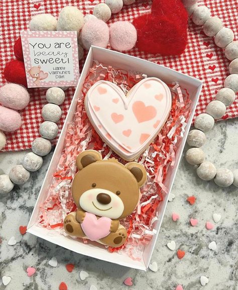 Excited to share this item from my #etsy shop: Valentines Teddy Bear Cookie Cutter | STL File Valentines Cookies Decorated Ideas, Valentine Cookies Decorated, Valentines Day Teddy Bear, Teddy Bear Cookies, Teddy Bears Valentines, 3d Cookie, Heart Cookie, How To Make Banners, Bear Cookies