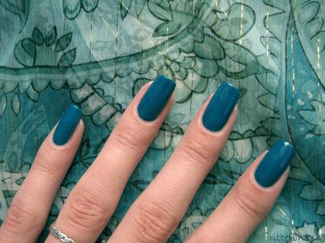 Safire Blue Nails, Peacock Blue Nails Acrylic, Blue Green Nail Ideas, Stone Blue Nails, Peacock Nails Color, Peacock Green Nails, Bluish Green Nails, Peacock Color Nails, Cerulean Nails