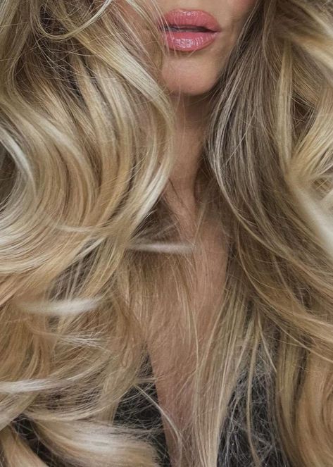 Clean Makeup Look, Confetti Tour, Women's Office, Long Blazer Jacket, Blonde Hair Inspiration, Blonde Hair Looks, Oscar Party, Vanity Fair Oscar Party, Clean Makeup