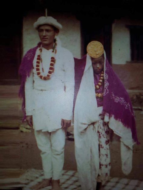 Limbu Culture, Nepali Culture, Marriage Inspiration, Nepal Culture, Old Is Gold, Female Rage, Vintage Life, Vintage Beauty, Traditional Outfits