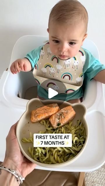 Maeva on Instagram: "✨ First taste at 7 months: salmon, pasta + spinach ✨

#blw #blwinspiration #babyledweaning #babyfood #reelsinstagram" Salmon For 8 Month Old, Spinach Blw, 7 Month Old Meals, Salmon Baby Food Recipes, Blw 7 Month Old, 7month Old Baby Food, Meals For 9 Month Old Baby, Blw Dinner Ideas, 8 Month Old Meal Ideas