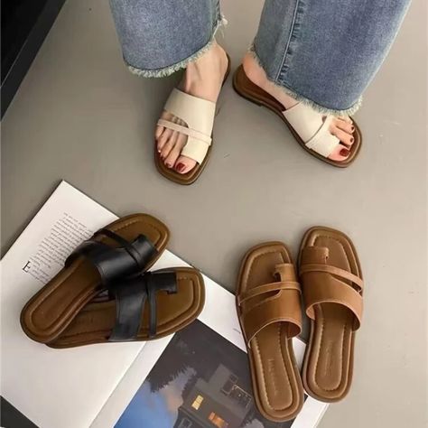 Slippers New Summer Korean Brown Toe retraction Flat Shoes Vintage Simple Leather Ladies Women Shoe Business, Luxury Slides, Rubber Flip Flops, Elegant High Heels, Simple Leather, Shoes Vintage, Beach Flip Flops, Flip Flop Slippers, Fashion Elegant