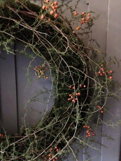 Prachtig Mossy Wreath, Natural Wreath, Christmas Shoot, Country Christmas Decorations, Seasonal Wreaths, Christmas Wonderland, Wreaths & Garlands, Autumn Garden, Winter Wreath