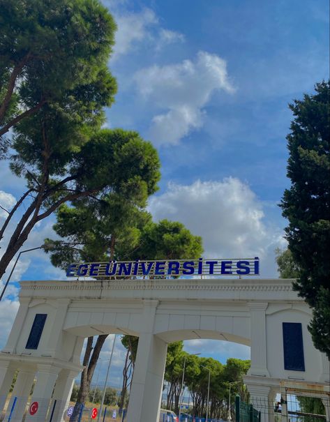 Ege Üniversitesi University Tips, Universe Love, Uni Life, University Life, Vision Board Inspiration, Manifestation Board, Study Motivation Inspiration, Med School, Future Life