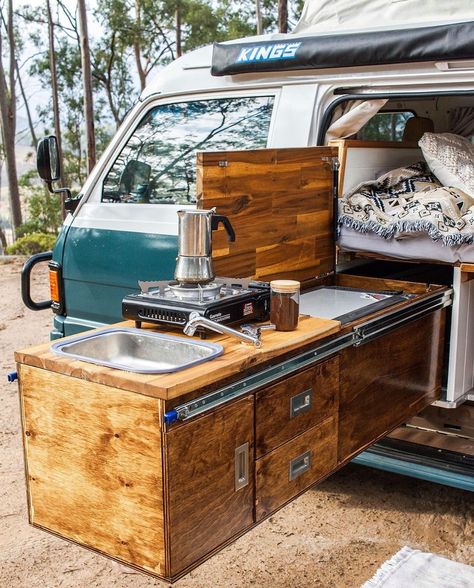 @camperbuyer on Instagram: “🛠 This incredible kitchen was built by @ventured_campers sits under the front bench seat (which turns into the bed) so is great for…” Vw T3 Camper, Bil Camping, Kangoo Camper, Kombi Motorhome, T3 Vw, Campervan Rental, Kombi Home, Food Summer, Campervan Life