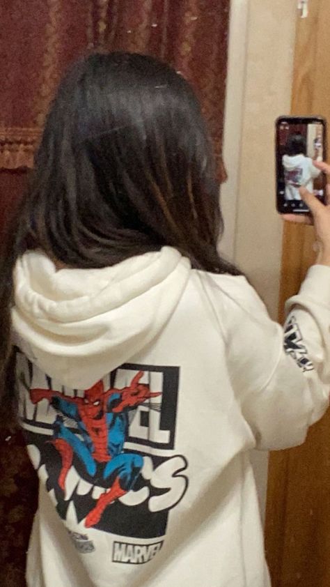 Selfie Hoodie, Spiderman Hoodie, Spiderman Outfit, Marvel Clothes, Bollywood Couples, Ropa Diy, Hoodie Outfit, Peter Parker, Marvel Spiderman