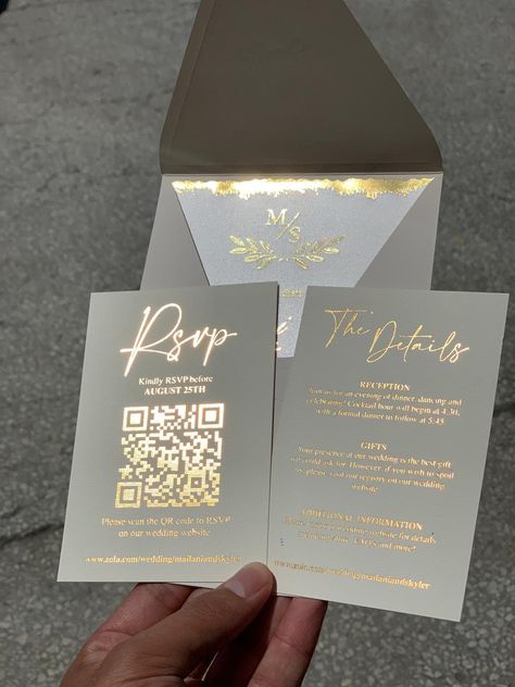 Wedding RSVP Cards, Details Cards, Envelope, Modern Chic Wedding Invitations, Wedding Invation Cards, White And Gold Invitations, Modern Elegant Wedding Invitations, Kad Kawin, Rsvp Wedding Cards Wording, Glam Wedding Invitations, Wedding Card Sample, Gold Wedding Invites