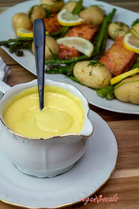 Easy Exquisite Vegan Hollandaise Sauce - veganvvocals.com Vegan Hollandaise, Vegan Salmon, Sour Cream Gravy, Vegan Hollandaise Sauce, Vegan Pesto Sauce, Vegan Bagel, Perfect Roast Potatoes, Spreads And Dips, Cream Gravy