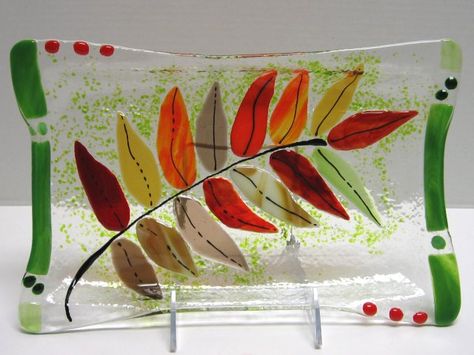 Fused Glass Fall Leaves, Autumn Fused Glass Ideas, Fused Glass Fall Ideas, Fall Fused Glass Ideas, Fused Plates, Fused Glass Plates Bowls, Autumn Leaves Craft, Fused Glass Panel, Fused Glass Dishes