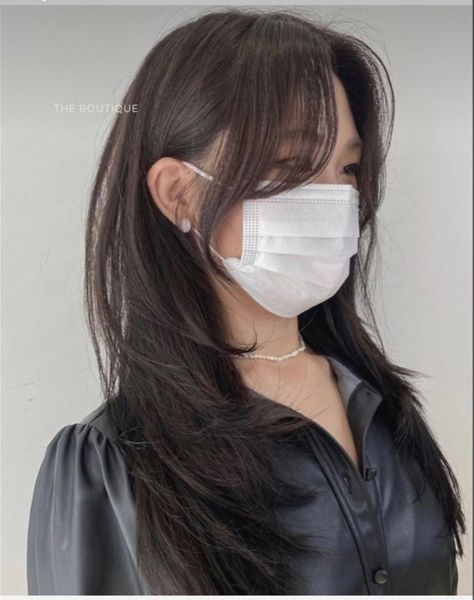 Asian Bangs Medium Hair, Asian Hair With Curtain Bangs, Asian Long Curtain Bangs, Korean S Shape Bangs, Kpop Layered Hair, Korean Haircut Female, Chinese Curtain Bangs, Layered Hair For Oval Face, Asian Butterfly Haircut