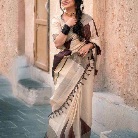 *coffee brown temple tissue saree* *Price* *Saree : 879+shipping* Length:.6.25 mtrs Quality: Premium QUALITY Material:tissue For order please DM me. *We use best quality raw materials that are available in market so quality guaranteed* *There may be slight color difference due to resolution in each phone* #sarees #traditionalwear #sareefashion #silksarees #banarasisaree #cottonsaree #elegantsaree #handloomheritage #ethnicfashion #weavesofindia #festivewear #indiansaree #sareelovers #s... Tissue Saree, Elegant Saree, Coffee Brown, Coffee Colour, Banarasi Sarees, Half Saree, Saree Styles, Bridal Jewellery, Indian Sarees