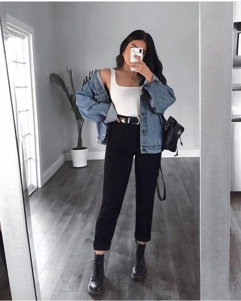 Jeans And Bodysuit, Comfy Jeans Outfit, Baddie Tips, Hipster Outfits, Outfit Jeans, Outfit Trends, Causual Outfits, Edgy Outfits, Outfits Casual