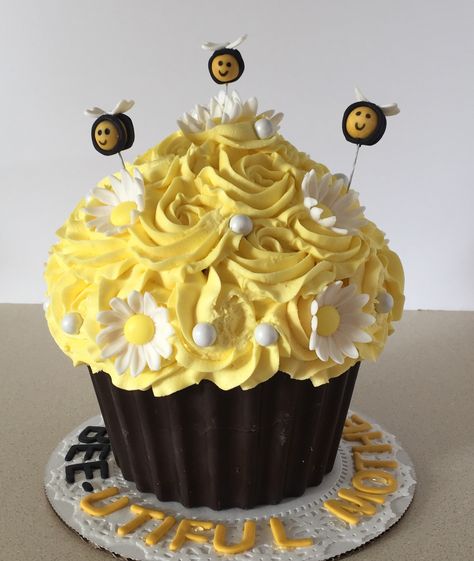 Yellow bumblebee giant cupcake cake Bee Smash Cake, Bumblebee Cake, Cupcake Smash Cakes, Bumblebee Birthday, Giant Cupcake Cake, Giant Cupcake Cakes, Bee Cupcakes, Chocolate Girl, Bumble Bee Birthday